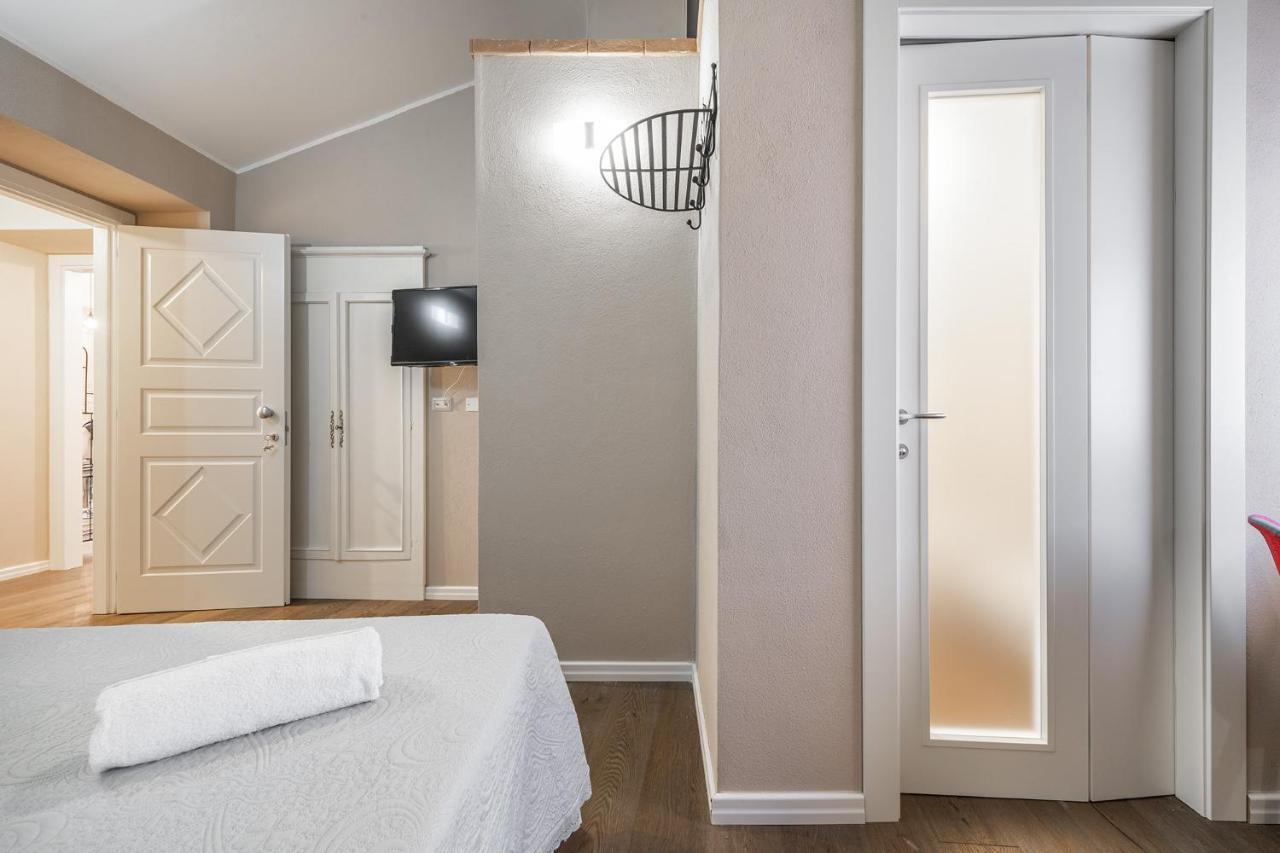 Promenade Boutique Rooms - City Centre 卡利亚里 外观 照片