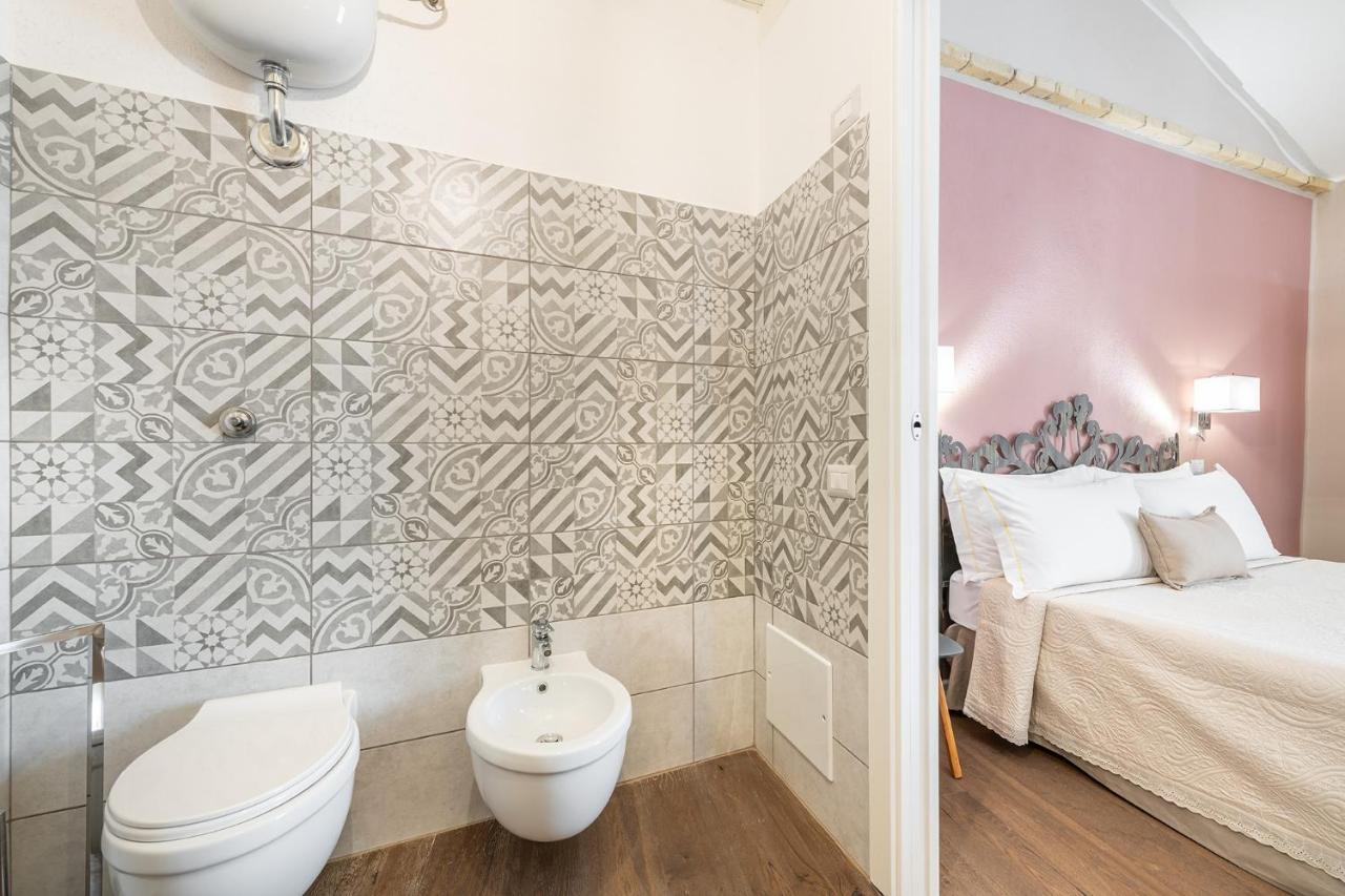 Promenade Boutique Rooms - City Centre 卡利亚里 外观 照片