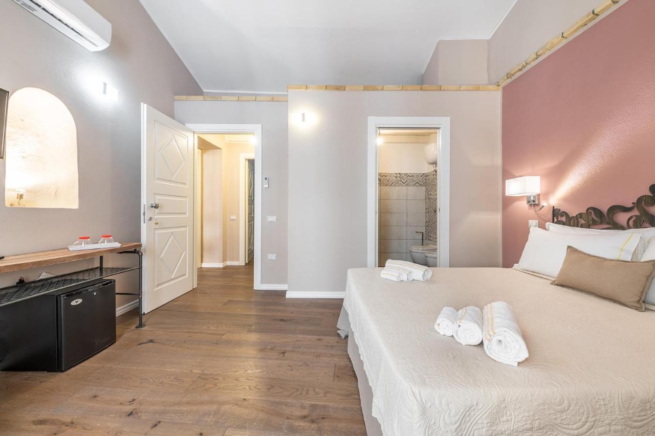 Promenade Boutique Rooms - City Centre 卡利亚里 外观 照片