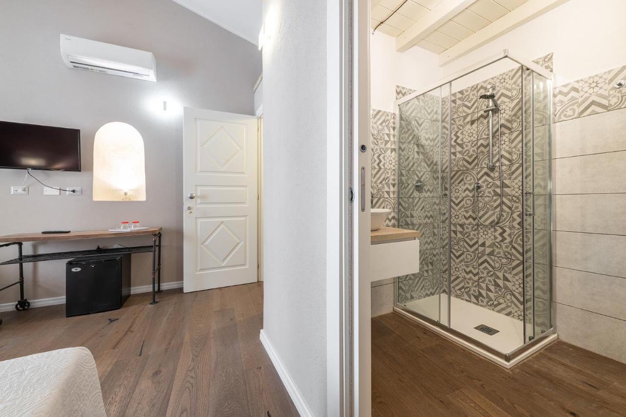 Promenade Boutique Rooms - City Centre 卡利亚里 外观 照片