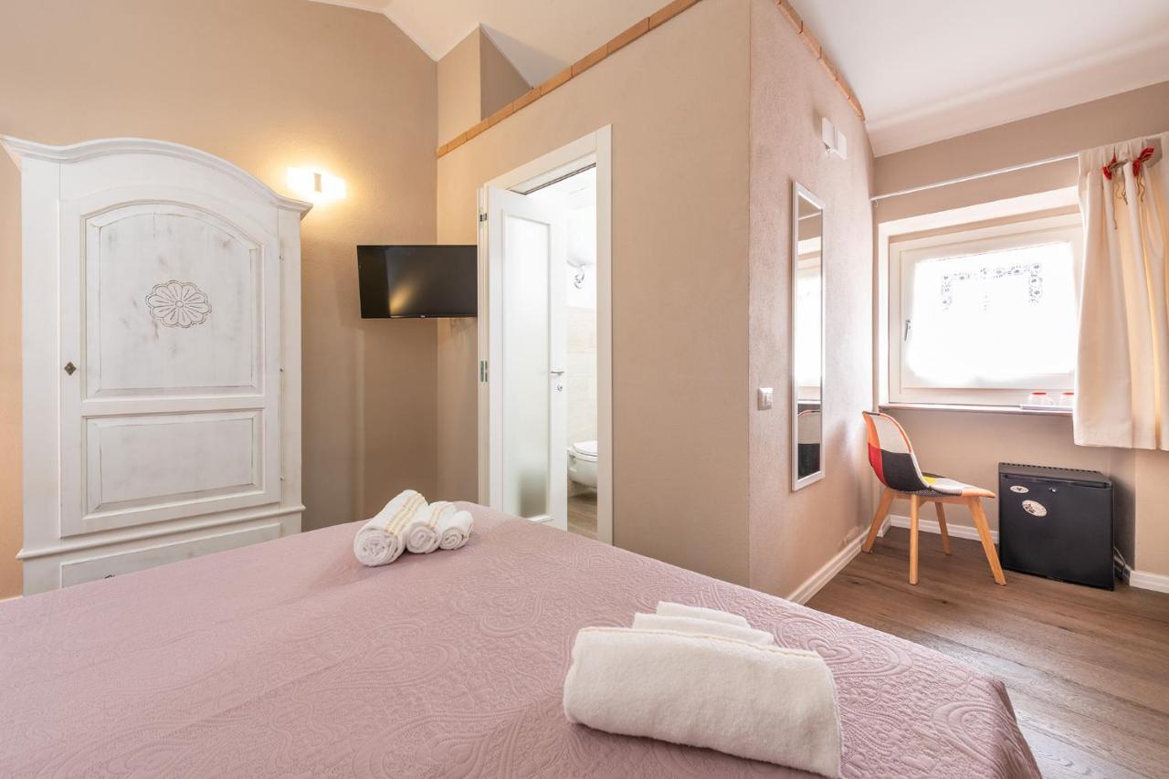 Promenade Boutique Rooms - City Centre 卡利亚里 外观 照片