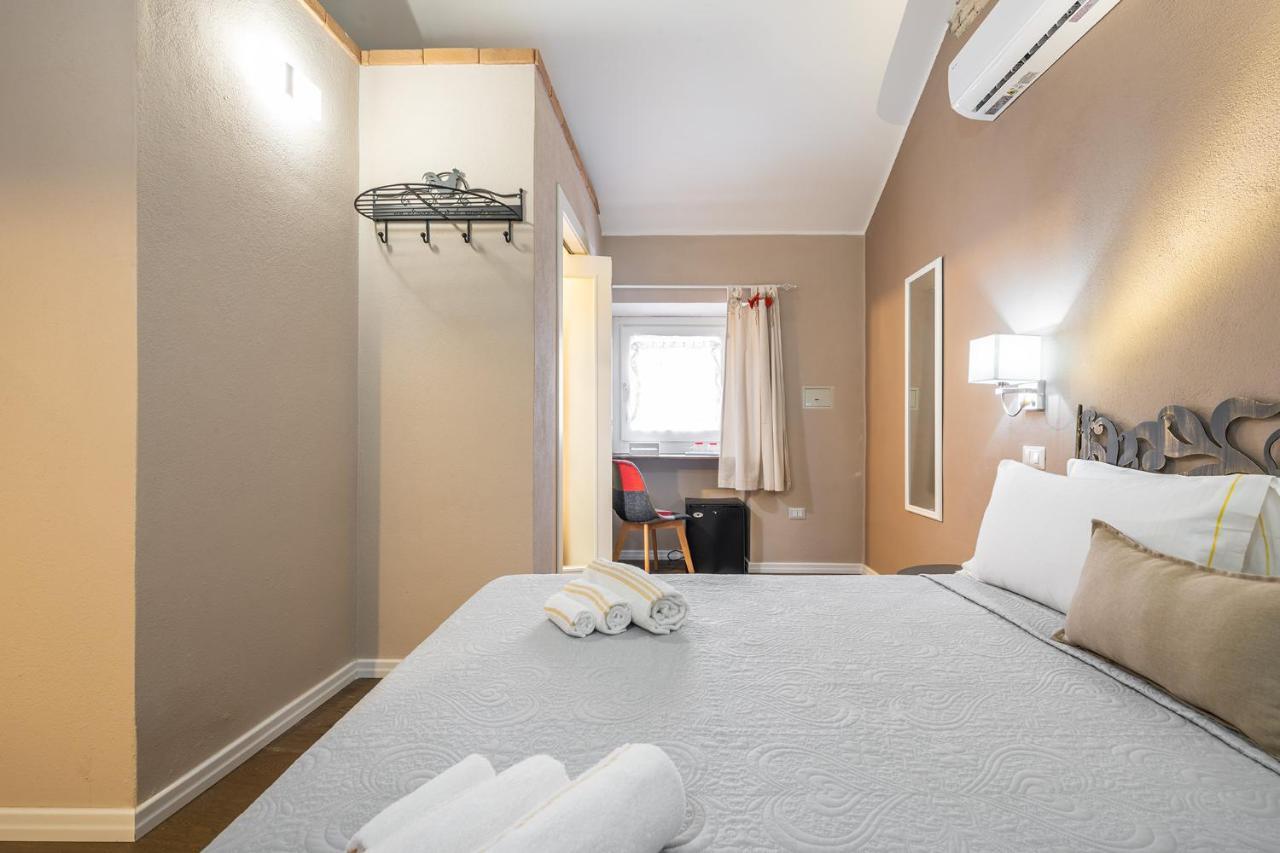 Promenade Boutique Rooms - City Centre 卡利亚里 外观 照片